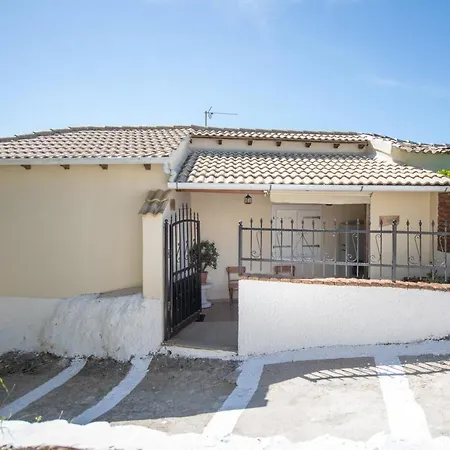 Ntanis 43 House Holiday home *